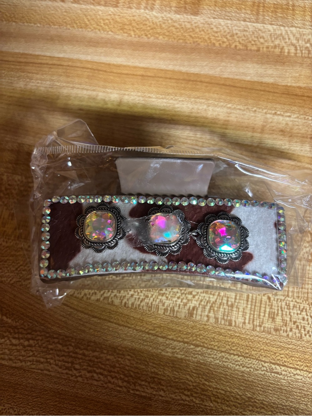 Myra Card Holder & Hair Clip - Picture 4 of 6